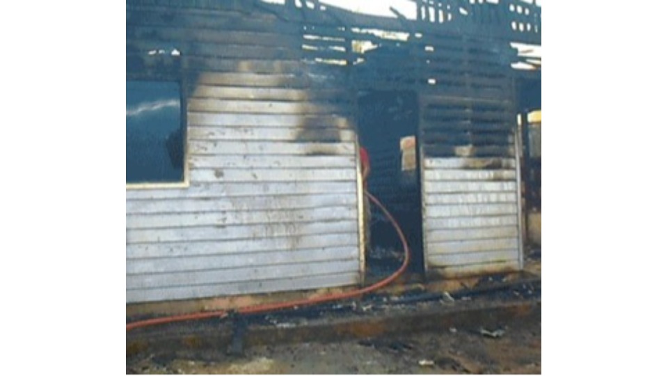 Casa onde o delegado resgastou as três crianças que morreriam carbonizadas em agosto de 2012