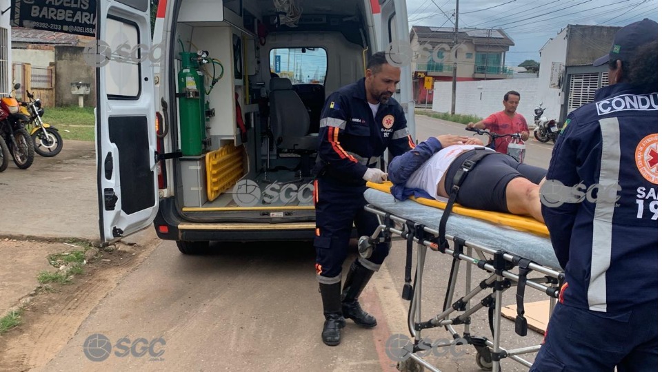  Motociclista fica gravimente ferida após atropelar cachorro em Porto Velho