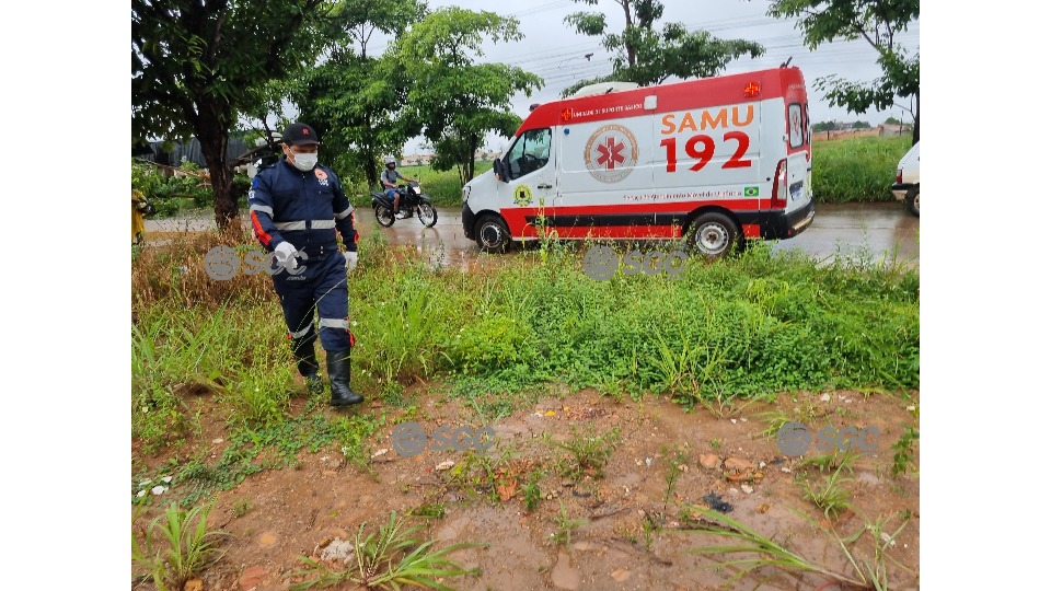  Carreta tenta evitar colisão, bate em veículo e motorista fica gravemente ferido em Porto Velho