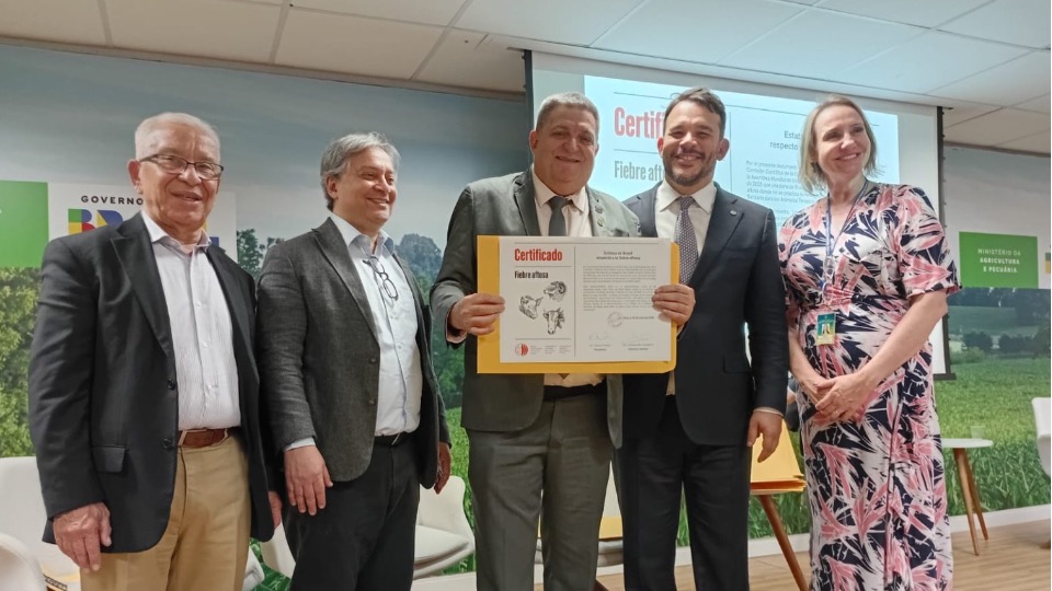 Destaque: Em Brasília, Amazonas recebe certificado sanitário de estado livre de febre aftosa sem vacinação